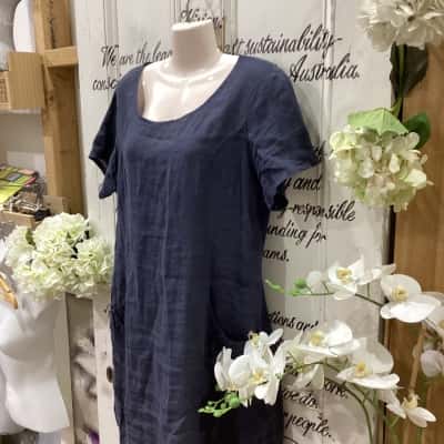 E.S BRAND! MADE IN ITALY! HIGHLY SOUGHT AFTER HANDCRAFTED GARMENTS MADE IN ITALY! Womens  Size L Midi Dress / Short Sleeve Dress  Navy Blue 
