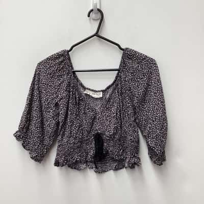 Tree of Life Womens  Size L 3/4 Sleeve Shirt / Cropped Top Black  / Pattern 