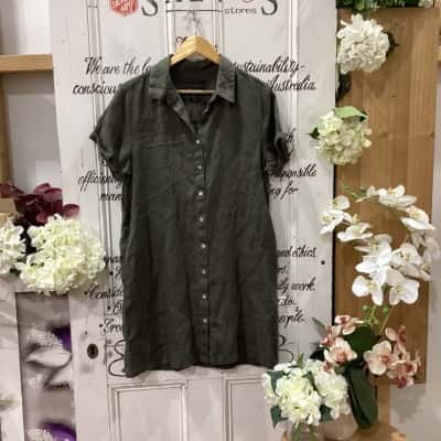 TAHARI BRAND! Womens  Size M Shirt Dress Olive! MADE WITH 100% LINEN! BEAUTIFUL BUTTON UP SHIRT DRESS! HAS POCKETS! GREAT FOR DAY OR NIGHT!