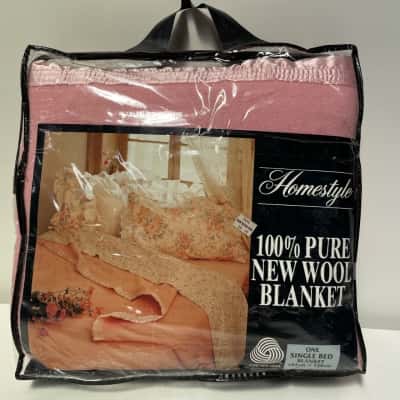 Homestyle pink wool single bed blanket