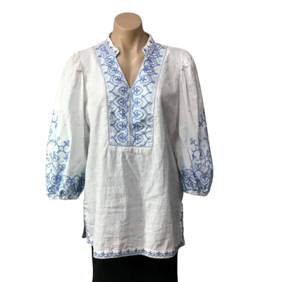 Blue Illusion Womens Size M White / Blue Embroidered Pattern 3/4 Sleeve Top 