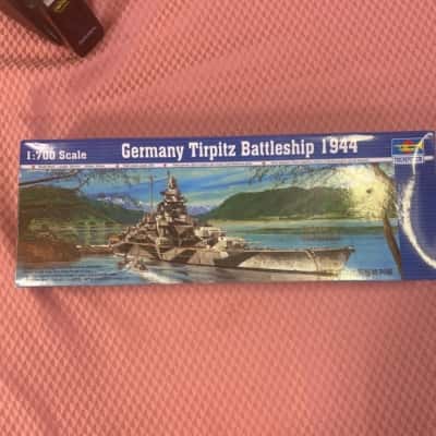 Trumpeter 1:700 Germany tripitz battleship 1944 model kit