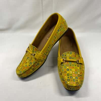 Vittoria Mengoni Womens  Size 38 Loafers Yellow 