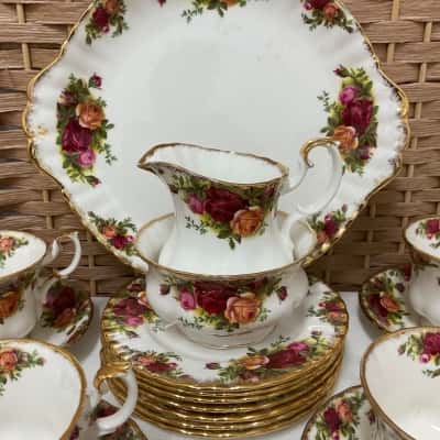 Vintage 24 piece Royal Albert Old Country Roses tea set Wedding Hightea collectable gift 