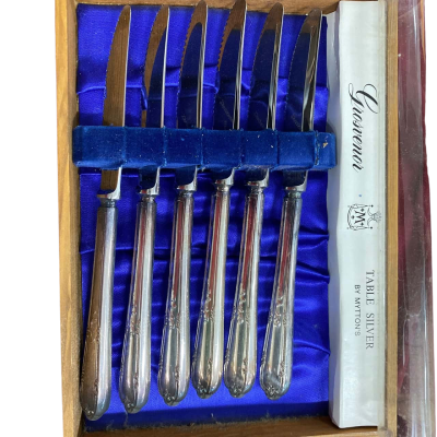 Grosvenor silver plate table knives set of six 
