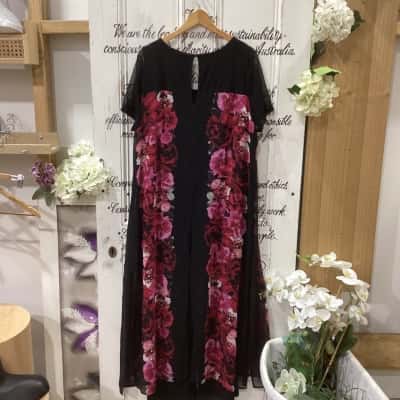 Taking Shape! BNWT RRP $189.95! WAR OF THE ROSES JUMPSUIT PATTERN! Womens  Size 18 Jumpsuit / Short Sleeve Jumpsuit Black  / Floral / Pattern 