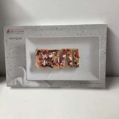 NEW - Maxwell & Williams rectangle platter 43 x 26 cm