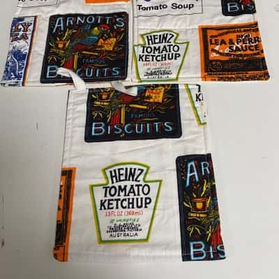 Vibrant Retro print Set/3 Oven Holders 