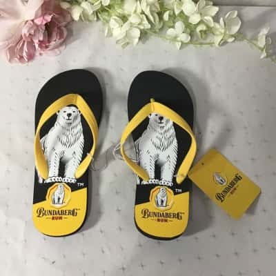 Bundaberg Rum Size 7 Black / Yellow / White Bear Pattern Thongs (new)