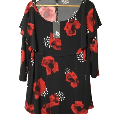 NWT Taking Shape Lose Fitting  Size L Long Sleeve Top Black  / Red 