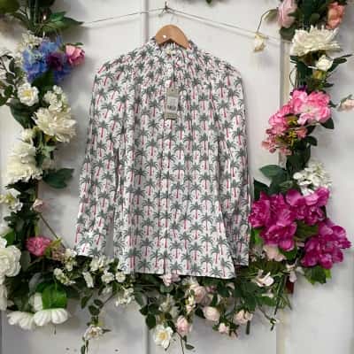 Boden Womens  Size 8 Long Sleeve Shirt Palm Tree print
