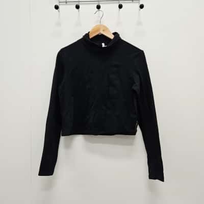 Black Friday Womens  Size 10 Cropped Top / Long Sleeve Top Black  