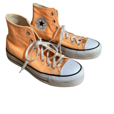 Converse platform chuck Taylor’s Size 8 Orange 