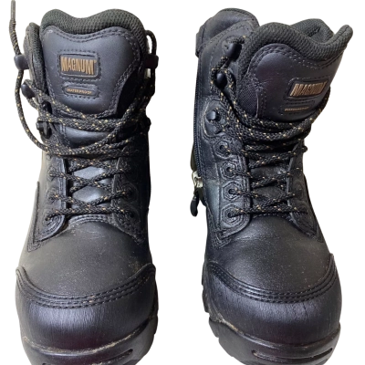Magnum Womens Size 6 Work Boots 