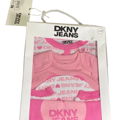DKNY Kids Size 0-3m Baby gift set