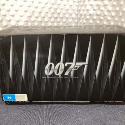 James Bound 007 Ultimate Collectors Set