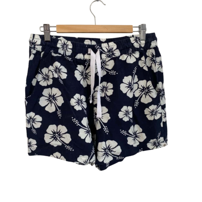 Okanui Womens  Size M Shorts Floral / Navy Blue / White 