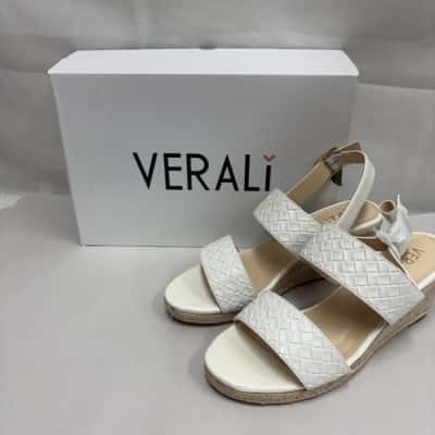 Verali Womens  Size 38 Flats White 