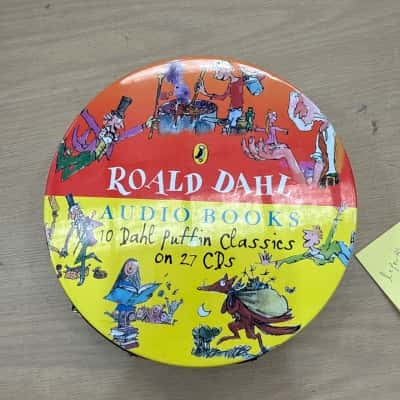 ROALD DAHL 12 Audio Books CD Set in Zippered Tin - Puffin Classics 