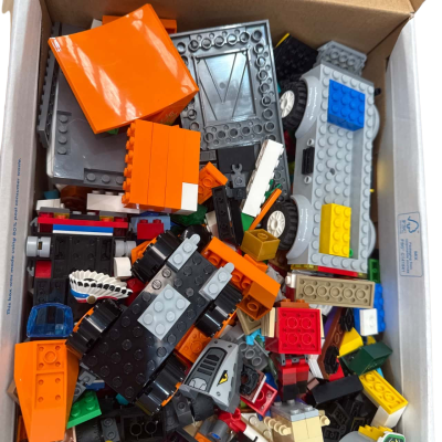 2 Kilo Bundle of Lego 