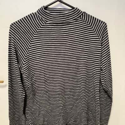 Capture Womens  Size S Long Sleeve Shirt Black  / Grey 