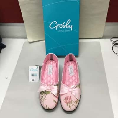Grosby Vera Size 6 Pink Floral Memory Foam Slippers - BNWT