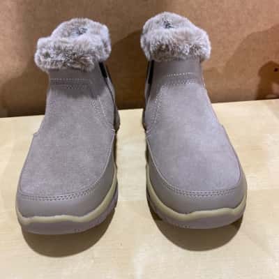 Skechers Womens  Size 5 Ankle Boots Beige 