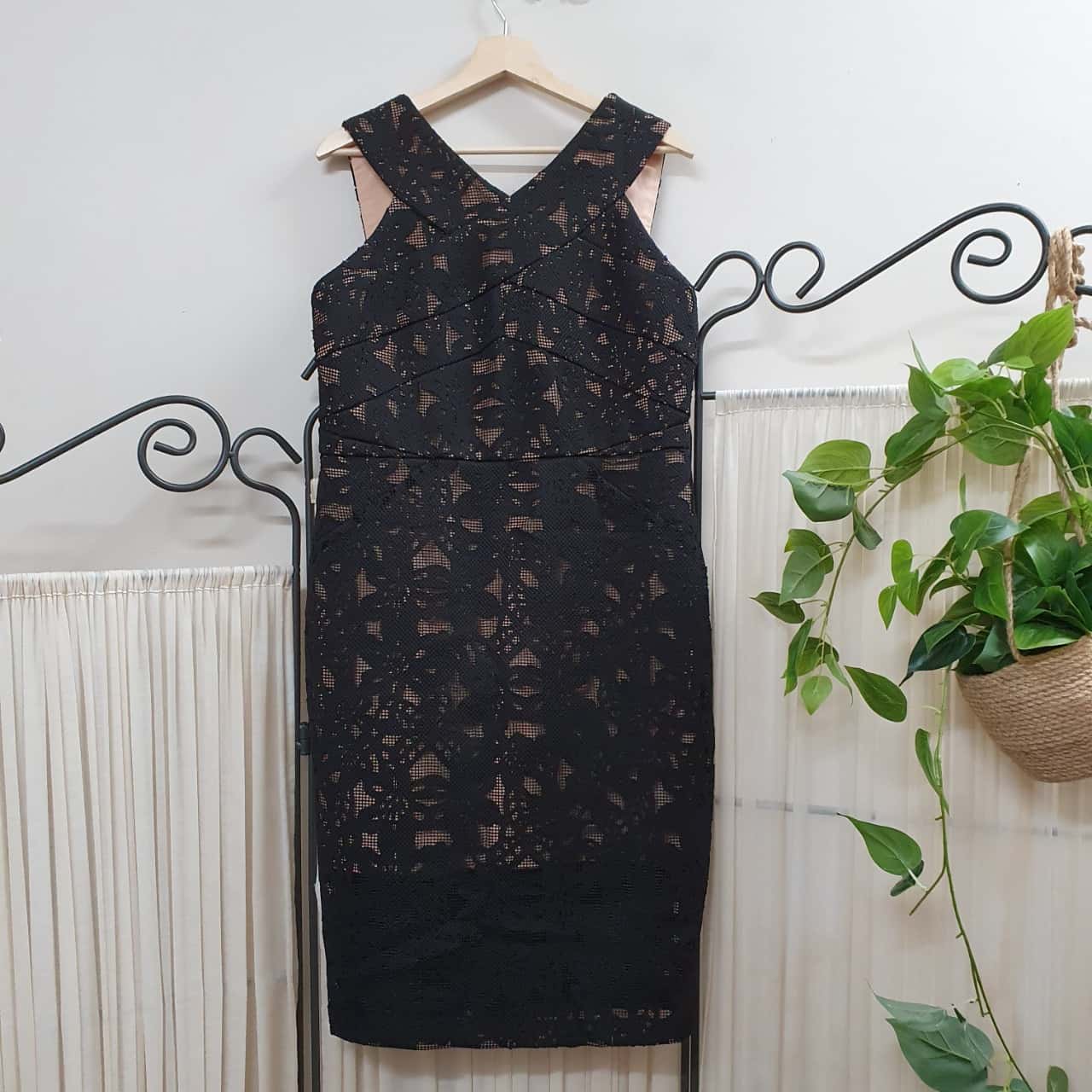 Oasis Women's Size 16 Sleeveless Black Lace Dress - New With Tags(s) |  Salvos Stores