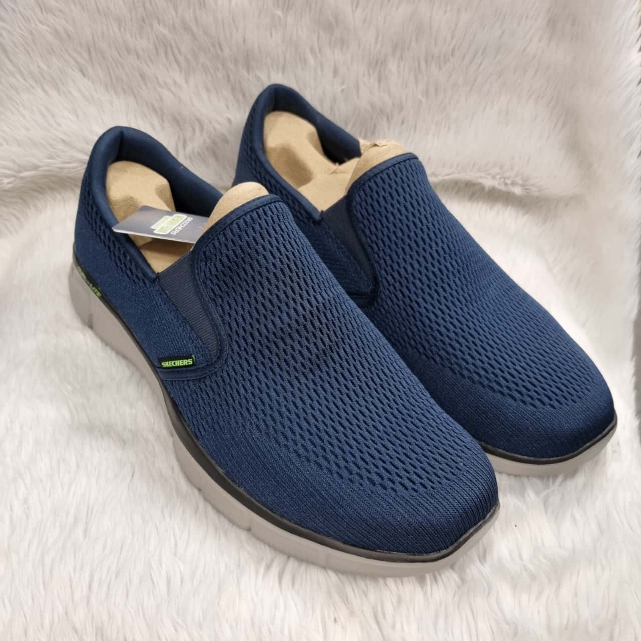 BNWT Skechers Mens Shoes Size 13 Navy Blue