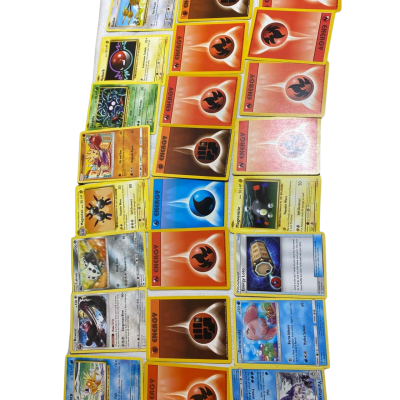 24 Pokémon Cards 