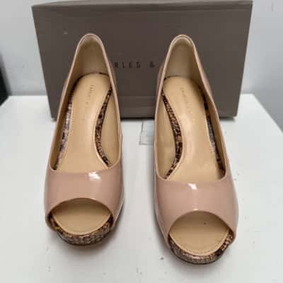 CHARLESKEITH  Womens  Size 38  Platform with peep toe pump Nude / Pattern 