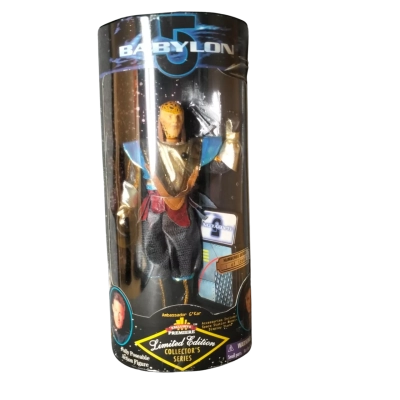 Exclusive Premiere Babylon 5 Ambassador G'Kar Limited Edition Collector's Figure. Made by Toy Company 1997.