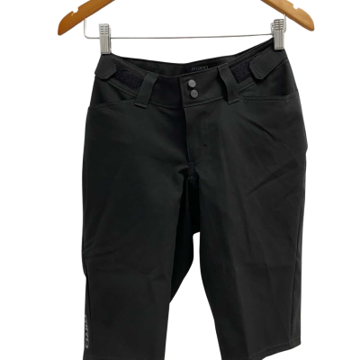  Giro Women's Arc  Mountain Cycling Short.  Size 6.  New with tags 6