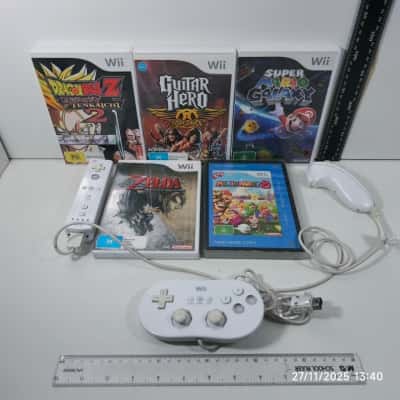 Nintendo Wii Games and Controllers Mega Bundle PreOwned 