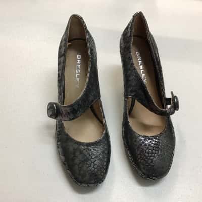 Bresley  Womens  Size 38 Metallic Snakeskin Print Leather Pump