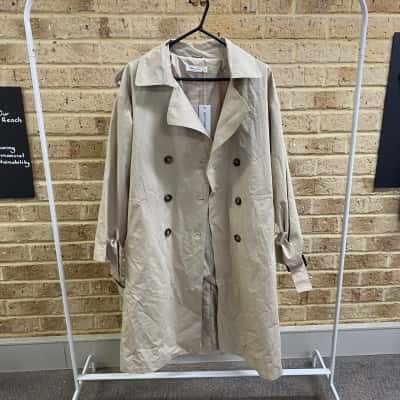 Perfect Stranger Womens long trench coat Size 10 