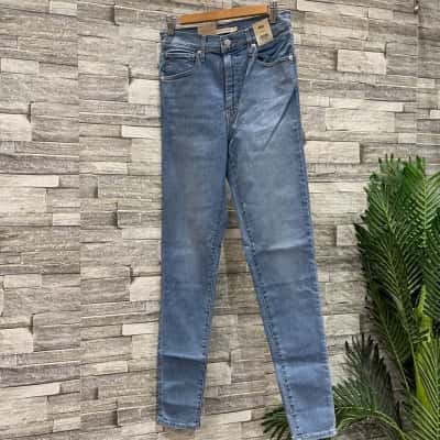 Levis Womens  Size 10 Skinny Jeans Blue 