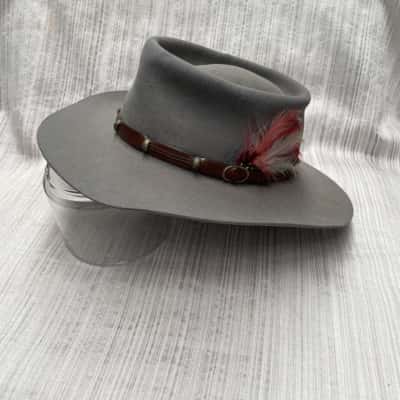 Akubra Unisex Grey Felt Hat with Pink Feather Detail Size 58