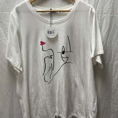 Atmosphere  Womens  Size 24 T-shirts Pattern / White 