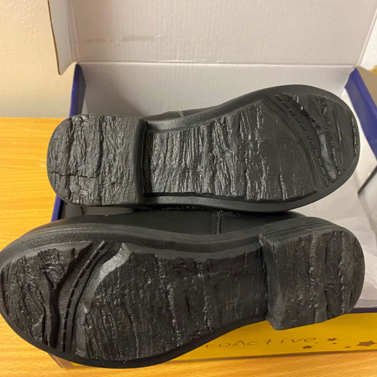 REDUCED (LAST CHANCE) Bulla Kids winter boots Size 9 Black (s)