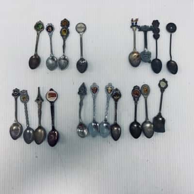 Bundle of 19 collector teaspoons including silver plated and pewter
