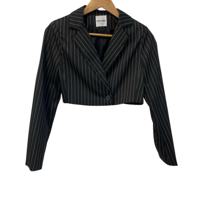 Perfect Stranger Womens  Size 6 Blazer / Cropped Jacket Black  / Pinstriped 