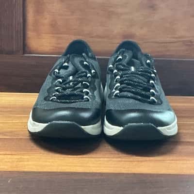 Rockport Mens  Size 10 Sneakers Black  