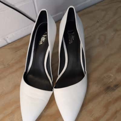 Wittner Womens  Size 38 Heels White Shoes 