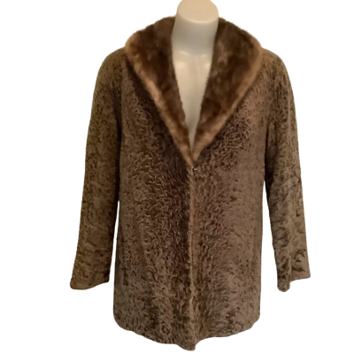 Vintage*.  Brown Textured Coat with Fur Collar.  