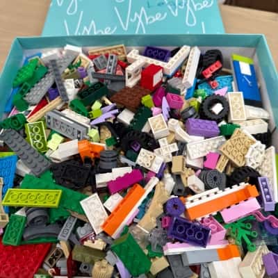 2 Kilos of Assorted Lego 