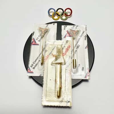 Vtg. 1982 Brisbane XII Commonwealth Games Memorabilia 2x triangular logo stick pins 1x stick Matilda 1x Olympic Rings Badge