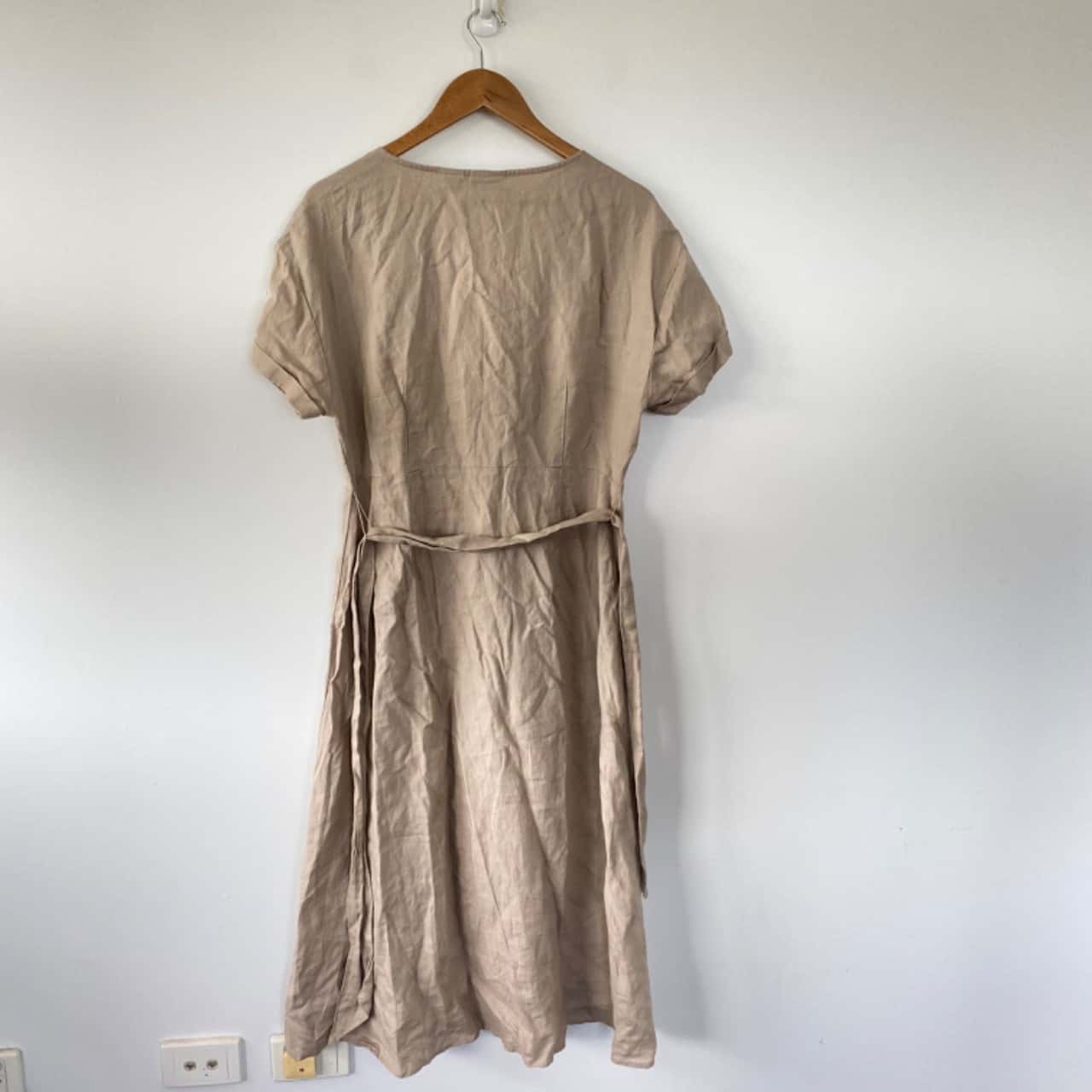 Rachel Zoe Grey Brown Linen Short Sleeve Button Up Shirt Maxi Dress Size 12 / L (s) - Used As New | Salvos Stores Rachel Zoe Grey Brown Linen Short Sleeve Button Up Shirt Maxi Dress Size 12 / L (s) - Used As New | Salvos Stores
