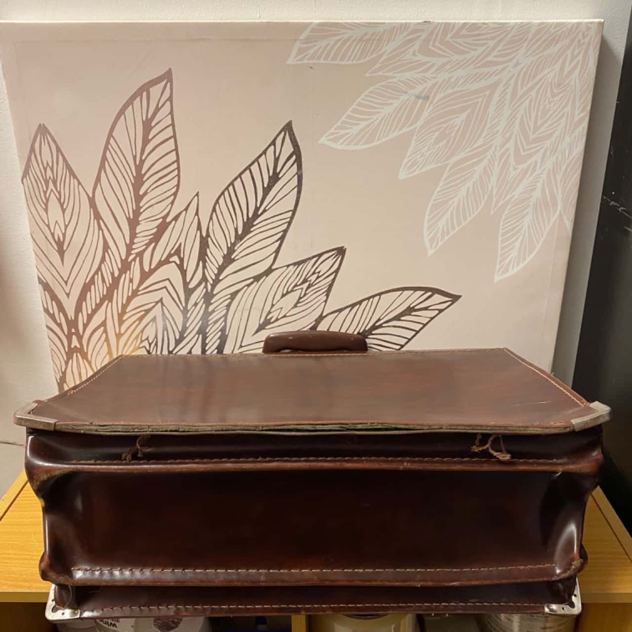 Deluxe leather goods top quality vinyl briefcase (s)