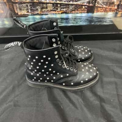 Doc Martens Womens  Size 7 Boots Black  